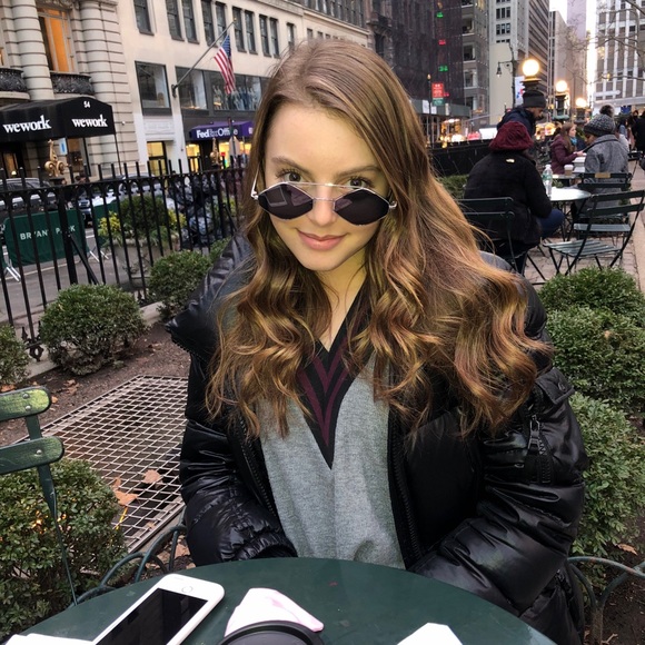 Meet your Posher, Emma - Picture 1 of 1